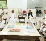 Meeting between CM KCR and SP Chief Akhilesh Yadav concluded