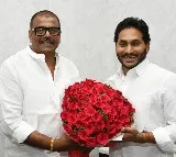 Anam Jayakumar Reddy joins YSRCP