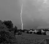 Lightening killed 32 in Bihar