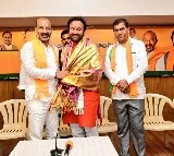 Kishan Reddy, Bandi Sanjay come together in a show of unity