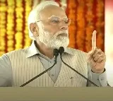 pm modi fires on kcr govt at warangal public meeting