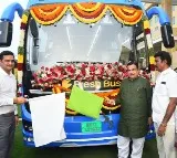 తిరుపతిలో ఫ్రెష్ బస్సు EV బస్ ఫ్లీట్‌ను జెండా ఊపి ప్రారంభించిన కేంద్ర మంత్రి నితిన్ గడ్కరీ