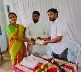 Ambati Rayudu donates Rs 5 lakhs to a school in Guntur district