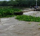 Parts of Delhi still flooded despite receding water level