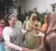 Sonia Gandhi interaction with women farmers wins hearts