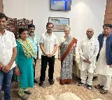 Aircraft carrying Sonia, Rahul makes emergency landing in Bhopal