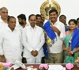Telangana’s tomato farmer earns Rs 2 crore