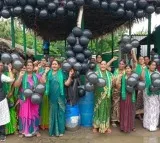 Amaravati farmers protest against Jagan with black baloons