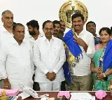 Telangana’s tomato farmer earns Rs 2 crore