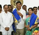 CM KCR felicitates farmer couple for cultivated Tomato crop worth Rs 3 cr
