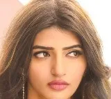 Extra movie song promo released