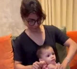 Samantha plays with singer Chinmayi children