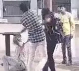 Man slaps armed terrorist in Maharashtra temple