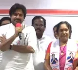 Ex minister Padala Aruna joins Janasena in presence of Pawan Kalyan
