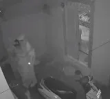 Telangana woman bravely fought armed robber