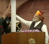 PM Modi hoists Tricolour at Red Fort