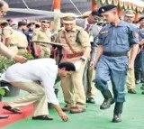 Jagan handed medal to police