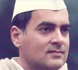 PM remembers Rajiv Gandhi on his birth anniversary