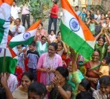 Twitterati hails ISRO as Chandrayaan-3 lands successfully on the moon