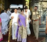 actress janhvi kapoor visits tirumala temple