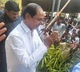 ఎమ్మెల్యే గంప గోవర్ధన్ కుమారుడి వివాహానికి హాజరై నూతన వధూవరులను ఆశీర్వదించిన.ముఖ్యమంత్రి కేసీఆర్