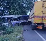 TSRTC bus going from Srisailam to Munugode has brake failure and hits transport lorry in accident