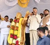 Chandrababu unveils NTR statue in Ballari