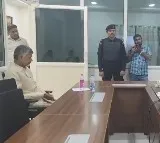 Pattabhi questions Sakshi photographer in SIT office during Chandrababu interrogation