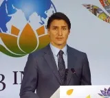 Justin Trudeau Still In India Backup Plane En Route After Jet Trouble