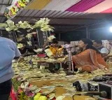 Gujarati folk singer showered with bucketful of cash in viral video