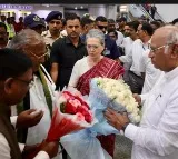 Top Congress leaders arrive in Hyderabad for CWC meet
