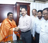 మంత్రి మహేందర్ రెడ్డి కి జన్మదిన శుభాకాంక్షలు తెలిపిన సమాచార పౌర సంబంధాల శాఖ స్పెషల్ కమిషనర్ అశోక్ రెడ్డి, డైరెక్టర్ రాజమౌళి , శాఖ అధికారులు