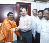 మంత్రి మహేందర్ రెడ్డి కి జన్మదిన శుభాకాంక్షలు తెలిపిన సమాచార పౌర సంబంధాల శాఖ స్పెషల్ కమిషనర్ అశోక్ రెడ్డి, డైరెక్టర్ రాజమౌళి , శాఖ అధికారులు