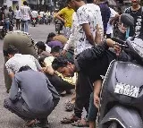 Video Of People Searching Street For Diamond Is Viral