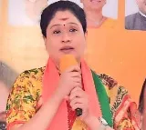 BRS should should review on women candidates says Vijayashanti