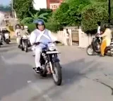 Haryana CM rides motorcycle to reach airport
