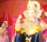 Lakshmi Manchu seeks Lord Ganpati’s blessings at Andheri Cha Raja in Mumbai