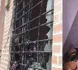 Mobile phone on charge explodes in Nashik and 3 injured