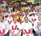 Chandrababu friends protests with placards in Chandragiri