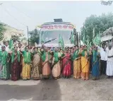 Amaravathi Farmers stopped by police near veeravalli tollgate