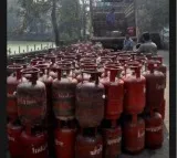Under Ujjwala scheme, cylinders to be sold at Rs 600, says PM Modi