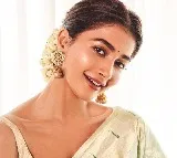 Pooja Hegde posted skin scar pics