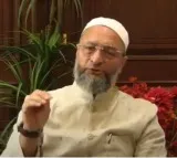 Telangana Congress chief speaking RSS language: Owaisi