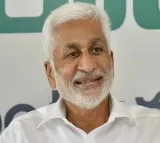 Vijayasai Reddy comments on Purandeswari