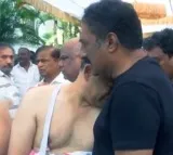 Dil Raju gets emotional with Prakash Raj