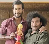 Vishal calls Yogi Babu ‘darling brother’ as he receives a statue of Lord Murugan
