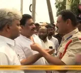 Police halts TDP leaders who rallied to CM Jagan residence