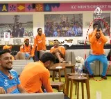 Virat Kohlis Priceless Reaction After KL Rahul Wins Best Fielder Award vs Pakistan