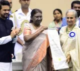 PM Modi congratulates Waheeda Rehman for Dadasaheb Phalke award