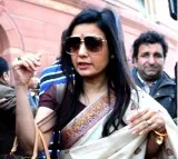 Mahua Moitra points fingers at PMO in 'cash for query' row